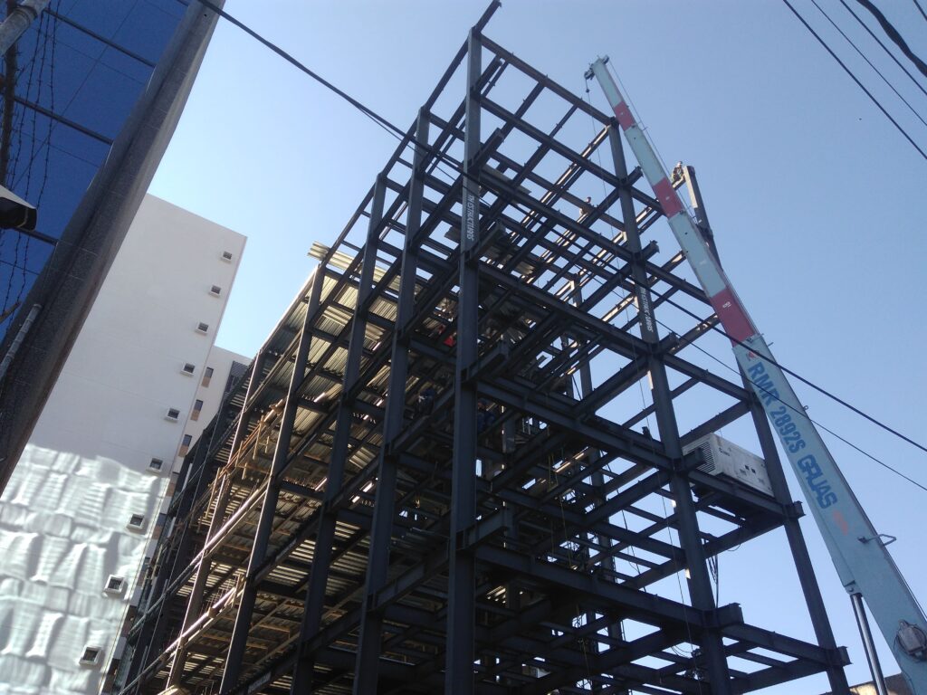 Construcción e ingeniería de estructuras en acero para Colombia